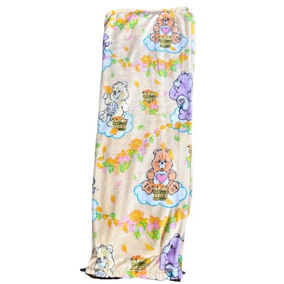 CARE BEARS XL TWIN HALLOWEEN FALL LEAVES THROW BLANKET 60x90 Yellow VTG Retro 🎃 - Picture 16 of 16